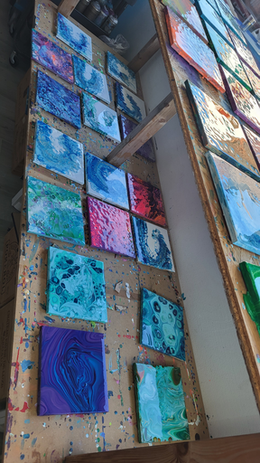 Acrylic Pouring