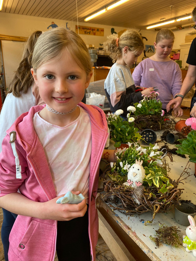 Blumen machen Freude - Osternest gestalten