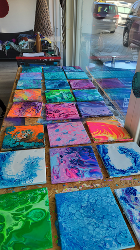 Acrylic Pouring